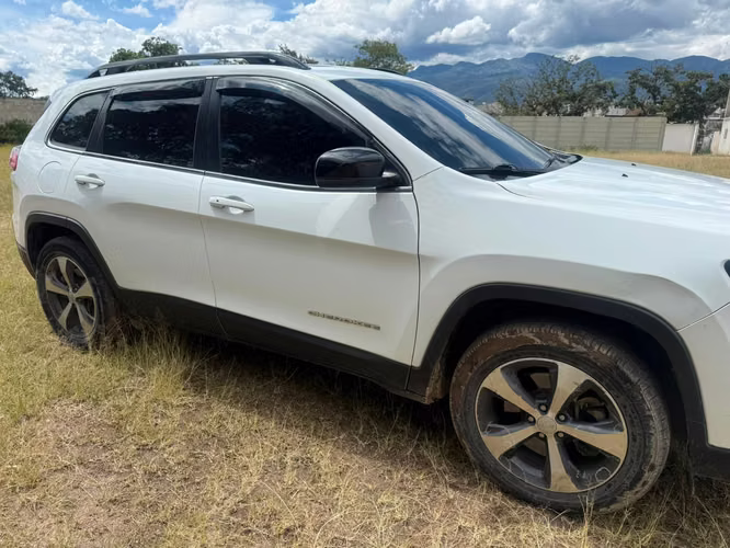 Potente jeep cherokee  - Imagen 4