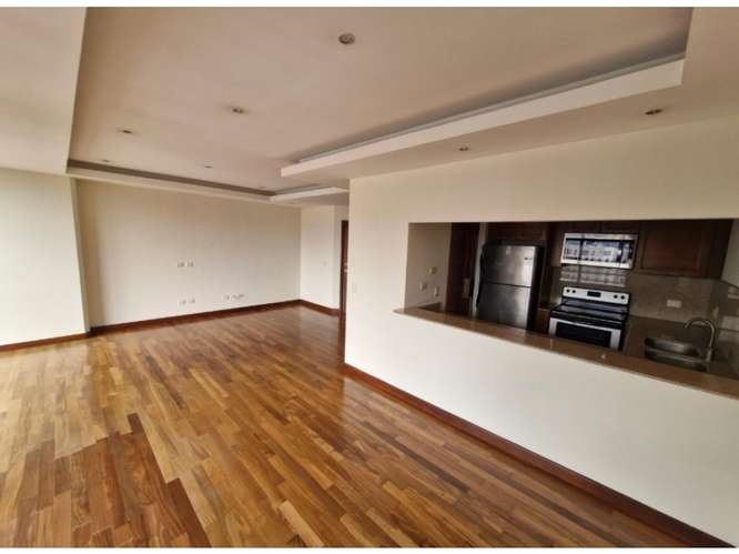 Apartamento en Renta Zona 10 - Imagen 2