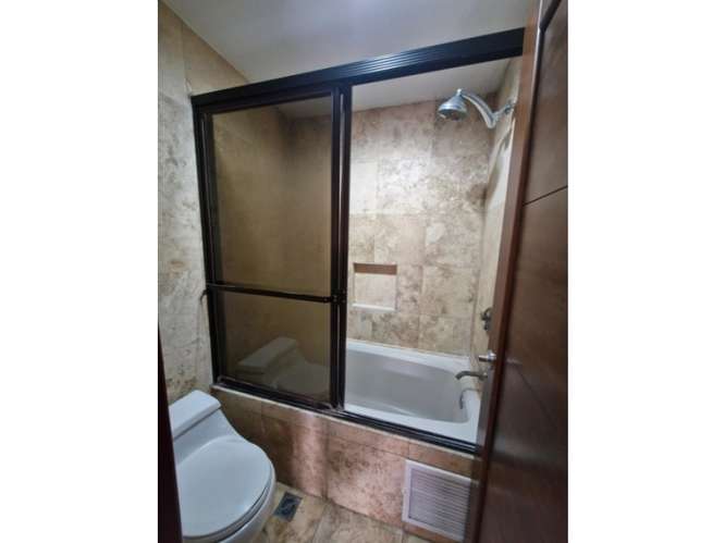 Apartamento en Renta Zona 10 - Imagen 6