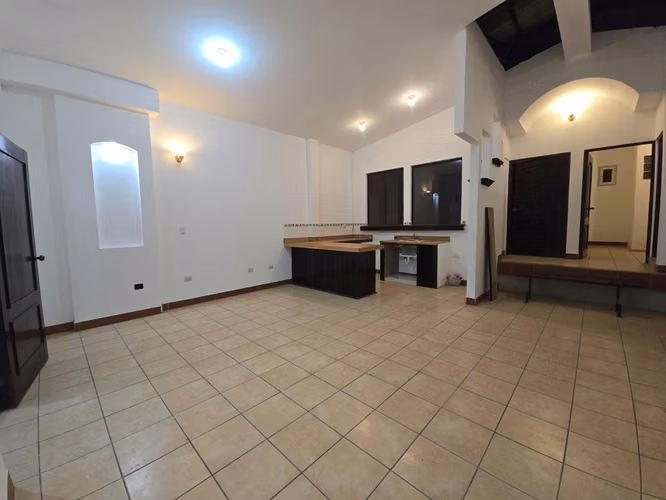 APARTAMENTO EN RENTA EN PANORAMA DE SAN CRISTOBAL CERCA A BOULEVARD SUR