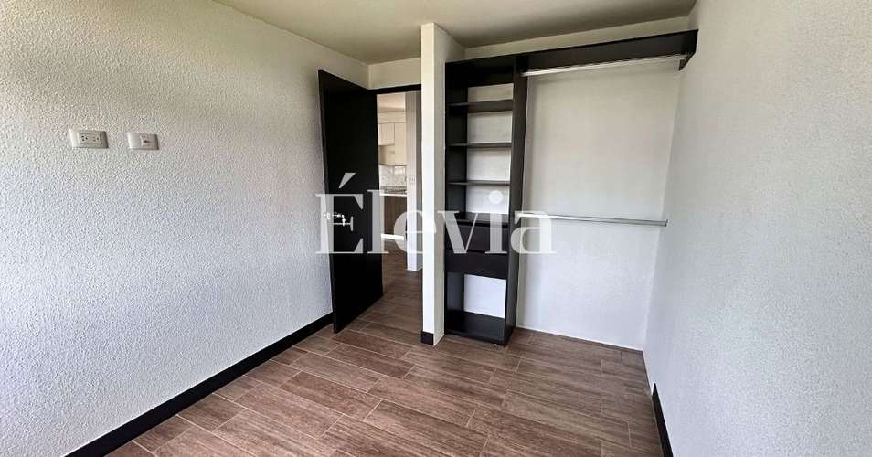 Apartamento de 82 m² en nivel alto | 3 habitaciones, 2 parqueos y amenidades - Imagen 6