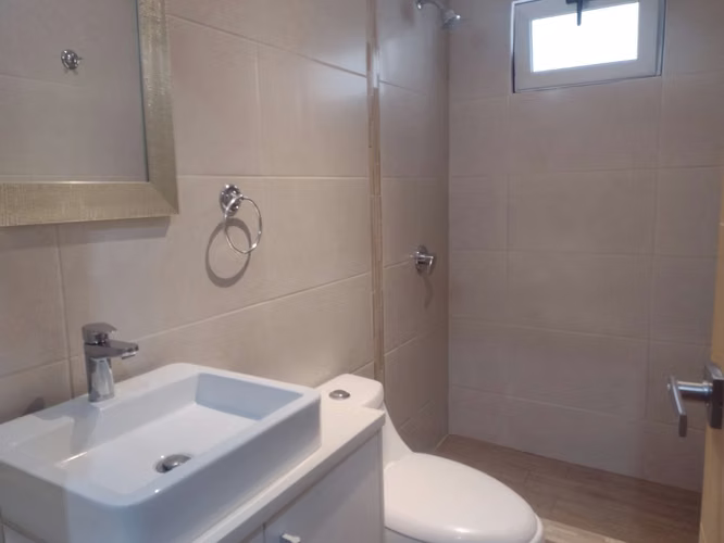 Apartamento de 2 Habitaciones en zona 10 Boulevard Los Próceres - Imagen 13