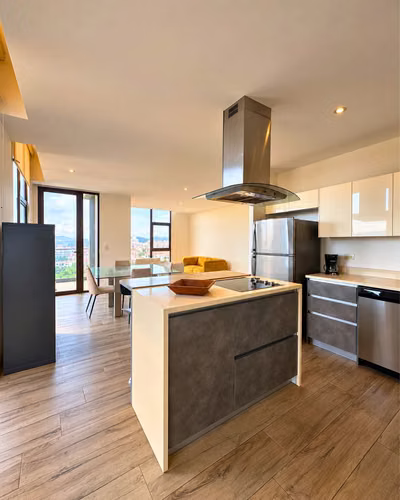 APARTAMENTO EN RENTA ZONA 16 FRENTE A CAYALA AMUEBLADO