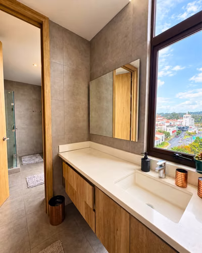 APARTAMENTO EN RENTA ZONA 16 FRENTE A CAYALA AMUEBLADO - Imagen 4