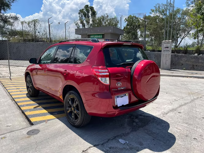2010 TOYOTA RAV4 4X4 RECIEN INGRESADA !! - Imagen 4