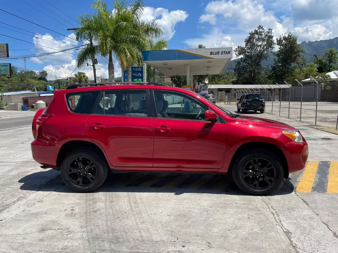 2010 TOYOTA RAV4 4X4 RECIEN INGRESADA !! - Imagen 5