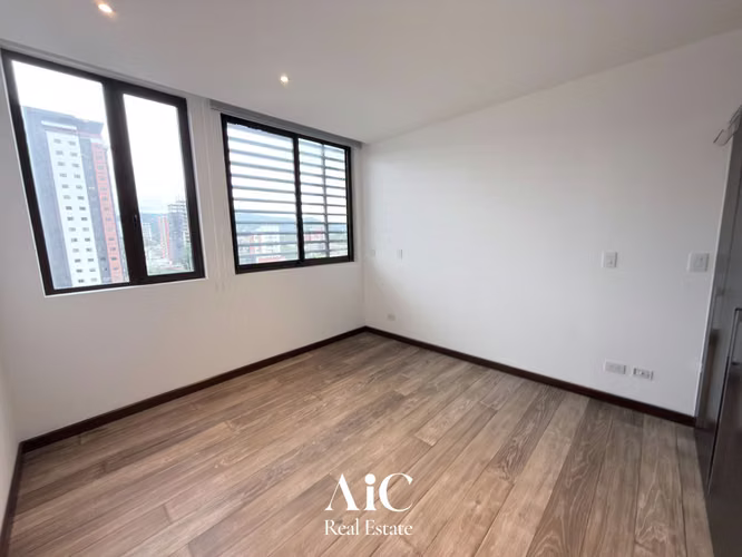 APARTAMENTO CON LÍNEA BLANCA,  EDIF. VHISTA, ZONA 15 - Imagen 6