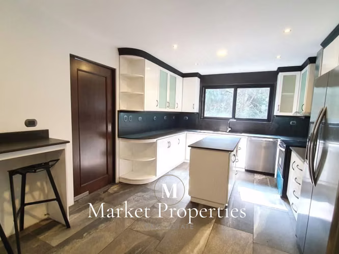 Casa en alquiler zona 16 las Cumbres de 6 dormitorios 