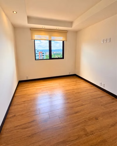 APARTAMENTO EN RENTA ZONA 15  EN NIVEL ALTO - Miniatura 10