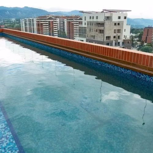 RENTA DE APARTAMENTO AMUEBLADO Y EQUIPADO EN EDIFICIO CASA ONCE, ZONA 14 - Imagen 13