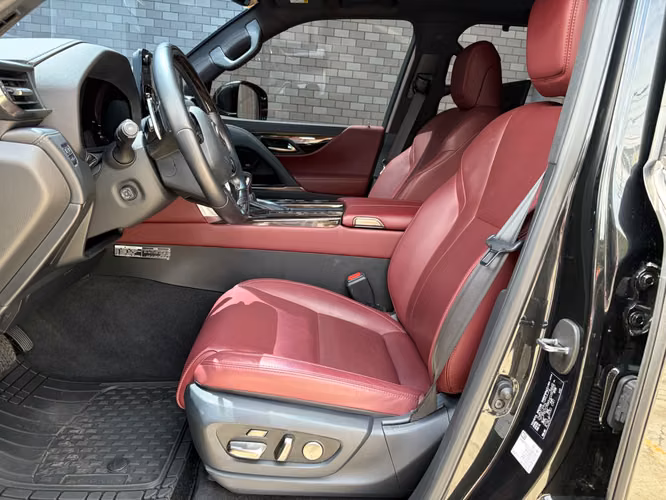 Lexus LX600 de Agencia Modelo 2024