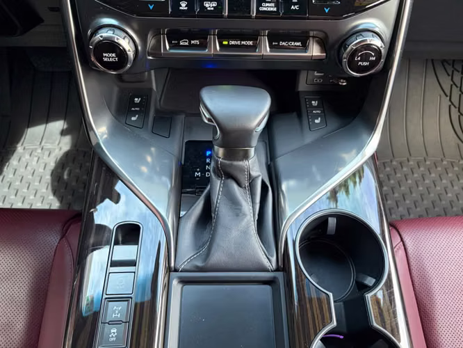 Lexus LX600 de Agencia Modelo 2024