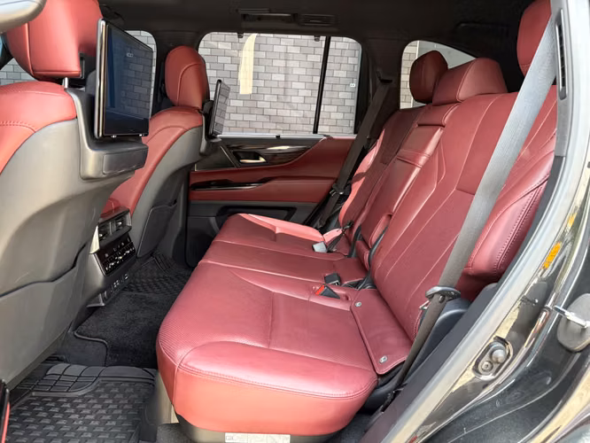 Lexus LX600 de Agencia Modelo 2024