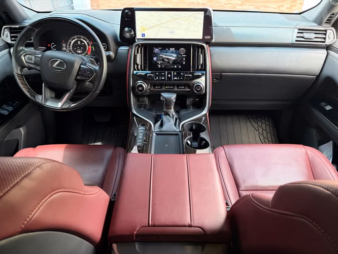 Lexus LX600 de Agencia Modelo 2024