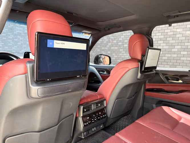 Lexus LX600 de Agencia Modelo 2024