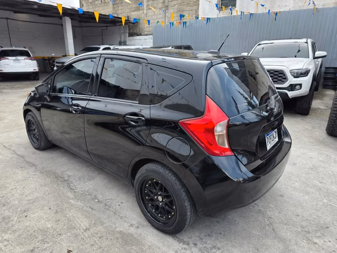Nissna versa automático 2015 - Imagen 13