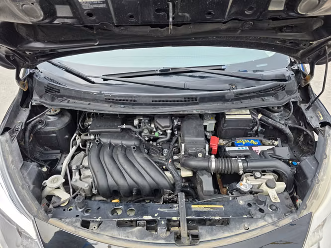 Nissna versa automático 2015 - Imagen 8
