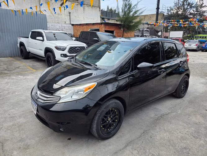 Nissna versa automático 2015
