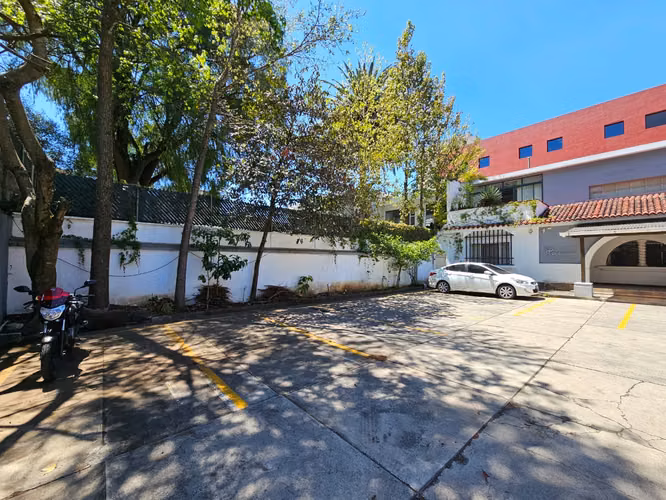 CASA EN RENTA PARA OFICINAS ZONA 10  - Imagen 1