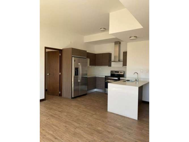 Apartamento en Renta Zona 10 - Imagen 2