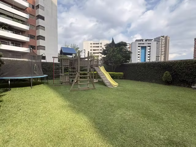 Zona 14 Edificio Lantana apartamento en renta con cuarto de servicio  - Imagen 9