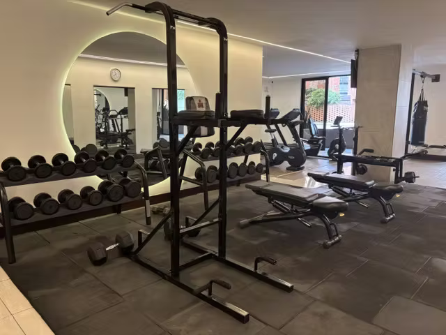 Zona 14 Edificio Lantana apartamento en renta con cuarto de servicio  - Imagen 6