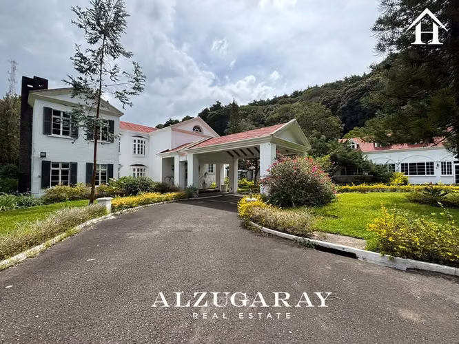 9-block property with mansion, ideal for hotel projects