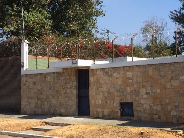 VENDO CASA GRANDE EN ZONA 11 MARISCAL - Imagen 12