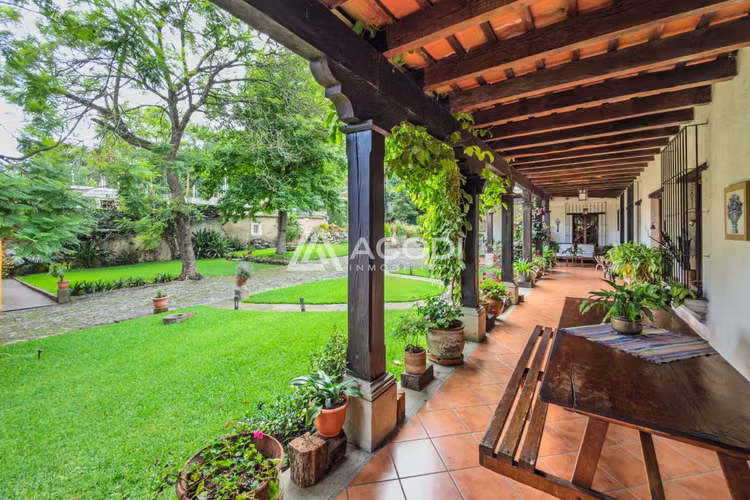 Propiedad en Casco de Antigua Guatemala - Imagen 9