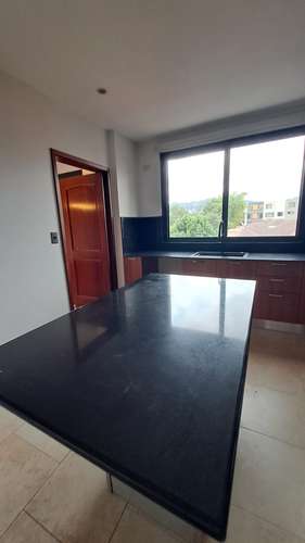 HERMOSO APARTAMENTO EN VENTA EN OAKLAND ZONA 10 - Imagen 3