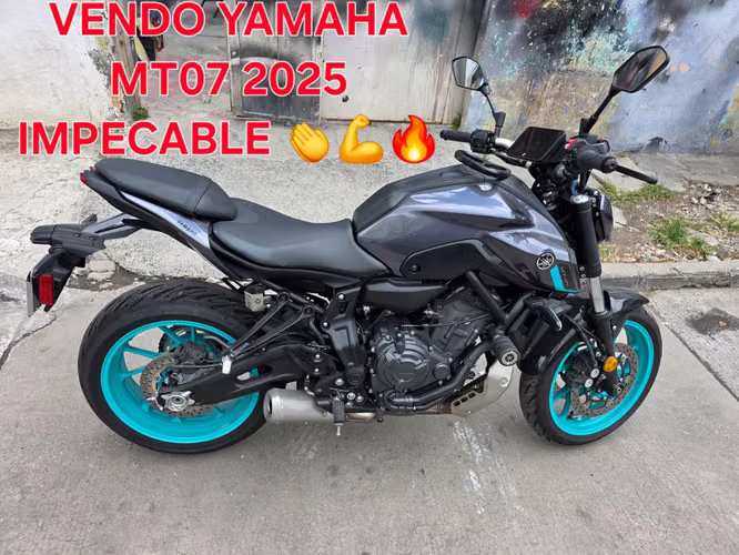 YAMAHA MT07 MODELO 2025 DE AGENCIA VARIAS EXTRAS CASI NUEVA IMPECABLE NO NEGOCIABLE 
