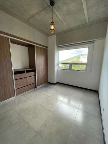 PENTHOUSE EN ALQUILER ZONA 15, VH 2, CON PANELES SOLARES ( J ) - Imagen 3