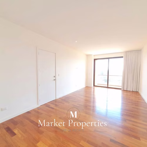 Apartamento en alquiler zona 10 de 3 habitaciones 242m2 - Imagen 9
