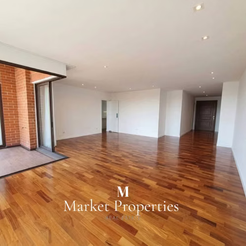 Apartamento en alquiler zona 10 de 3 habitaciones 242m2
