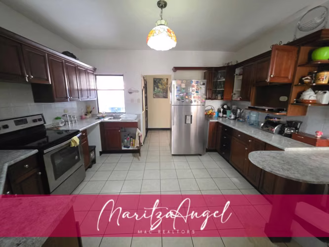 CASA EN VENTA EN CARRETERA A EL SALVADOR - Miniatura 6