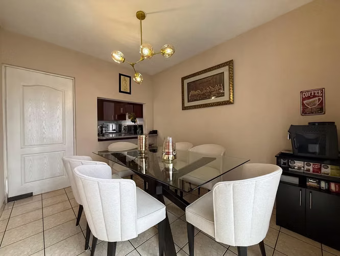 Casa en condominio con amplios jardines en Balcones de San Cristóbal