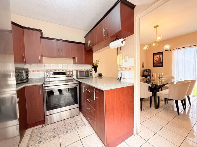Casa en condominio con amplios jardines en Balcones de San Cristóbal