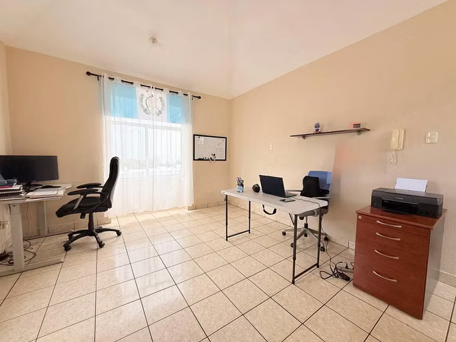 Casa en condominio con amplios jardines en Balcones de San Cristóbal