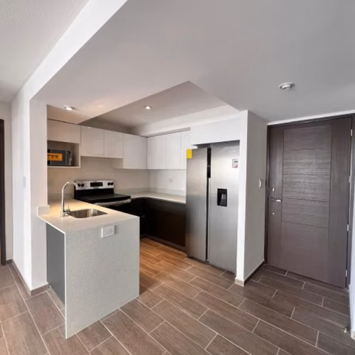 Apartamento Semi-Amueblado en Renta Parque Mateo Zona 7 - Imagen 5