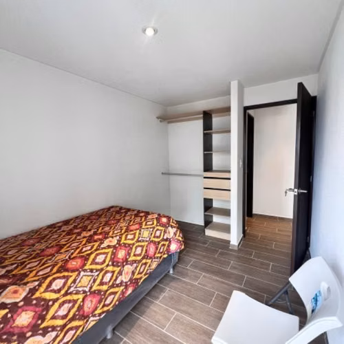 Apartamento Semi-Amueblado en Renta Parque Mateo Zona 7 - Imagen 13
