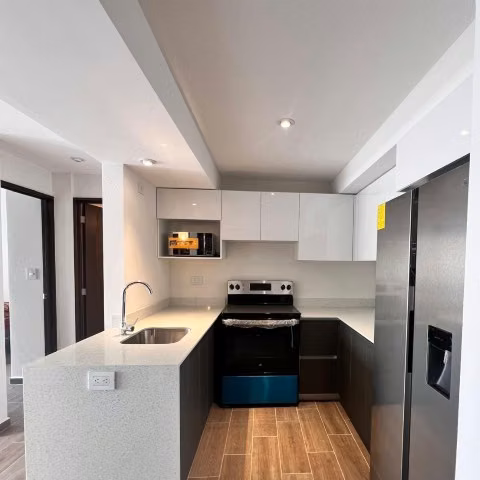 Apartamento Semi-Amueblado en Renta Parque Mateo Zona 7 - Imagen 1