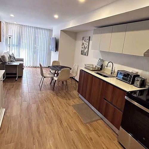 Apartamento amueblado en renta Zona 13, de 1 dormitorio Edificio Essenza  - Imagen 2