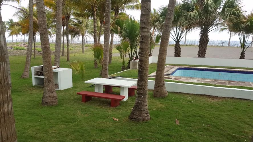 Terreno en Km 142 hacia Monterrico, Santa Rosa - Miniatura 2