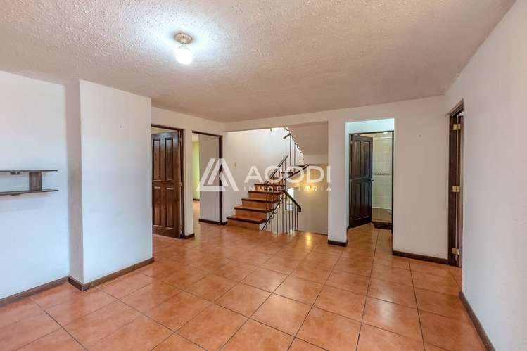 Casa en San Lucas Sacatepéquez