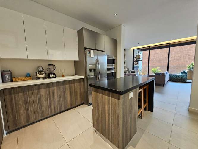 APARTAMENTO EN RENTA AMUEBLADO EN MARANTA OAKLAND ZONA 10 - Imagen 7