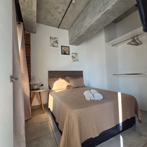 APARTAMENTO AMUEBLADO EN RENTA EN ZONA 4 EDIFICIO MODRA | 2HAB  - Imagen 4