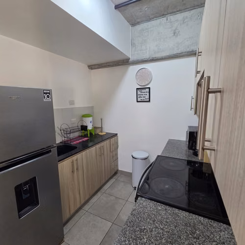 APARTAMENTO AMUEBLADO EN RENTA EN ZONA 4 EDIFICIO MODRA | 2HAB  - Imagen 7