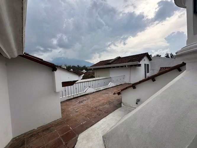 Renta de Casa en Antigua Guatemala a 600m de Iglesia El Calvario | Dentro de condominio en Antigua