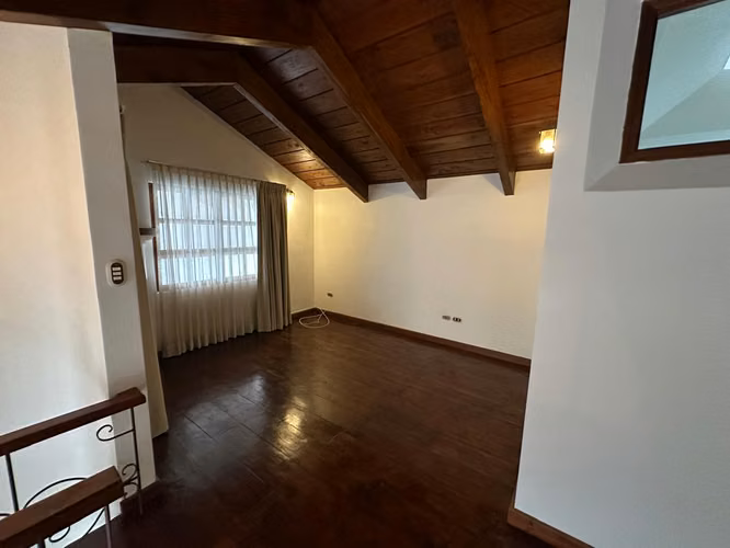Renta de Casa en Antigua Guatemala a 600m de Iglesia El Calvario | Dentro de condominio en Antigua