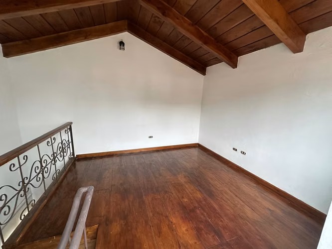 Renta de Casa en Antigua Guatemala a 600m de Iglesia El Calvario | Dentro de condominio en Antigua
